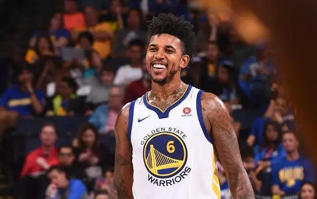 队交锋中 队交锋中