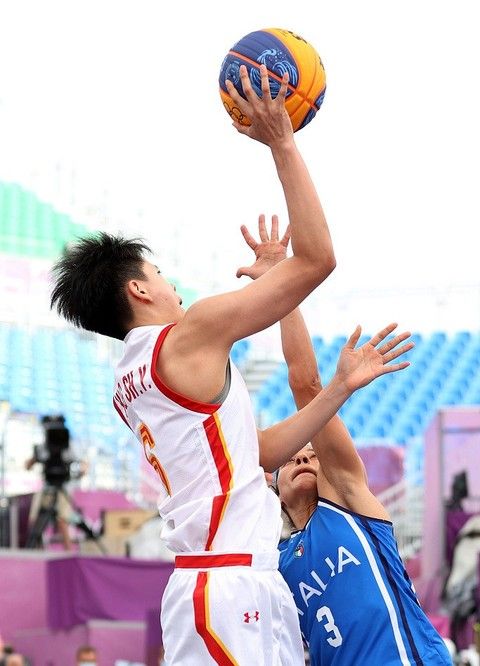 他在转换中 他在转换中